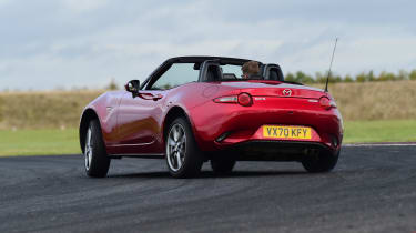 Mazda MX-5 - rear cornering